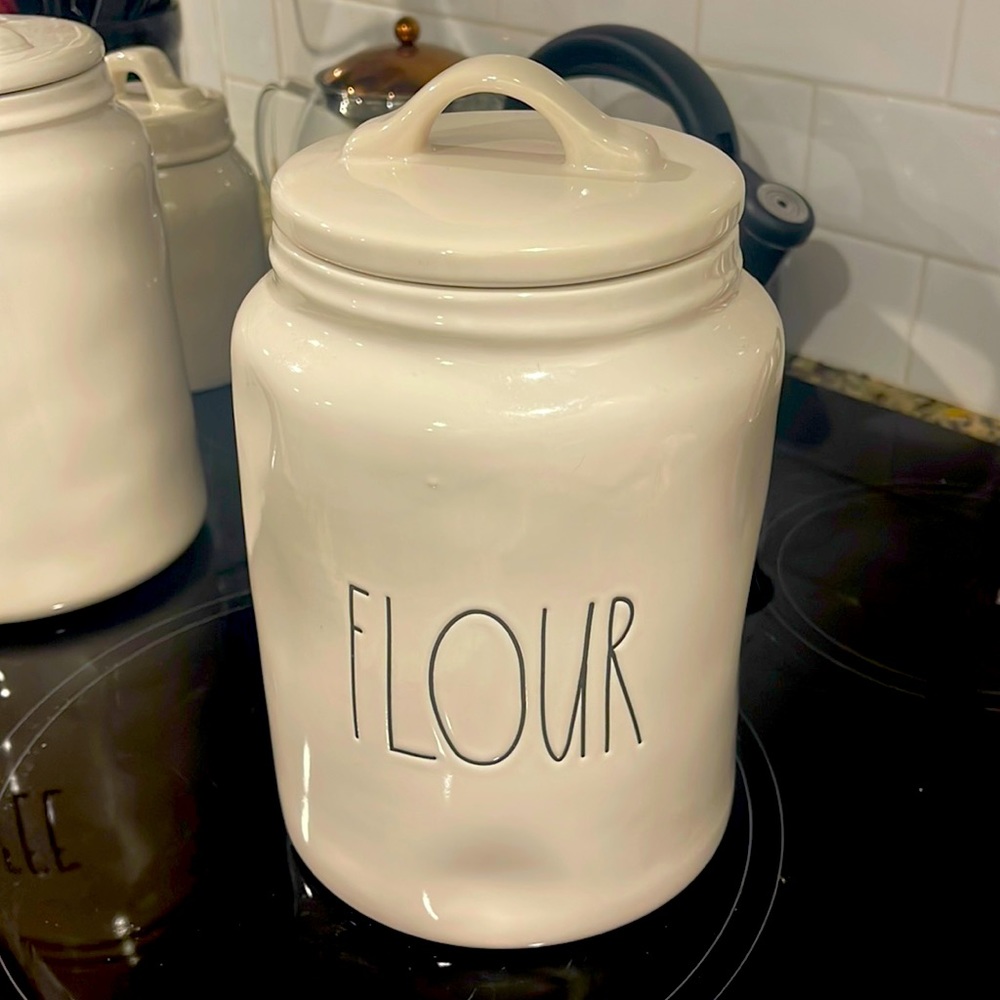 Rae Dunn 8 inch Flour Canister